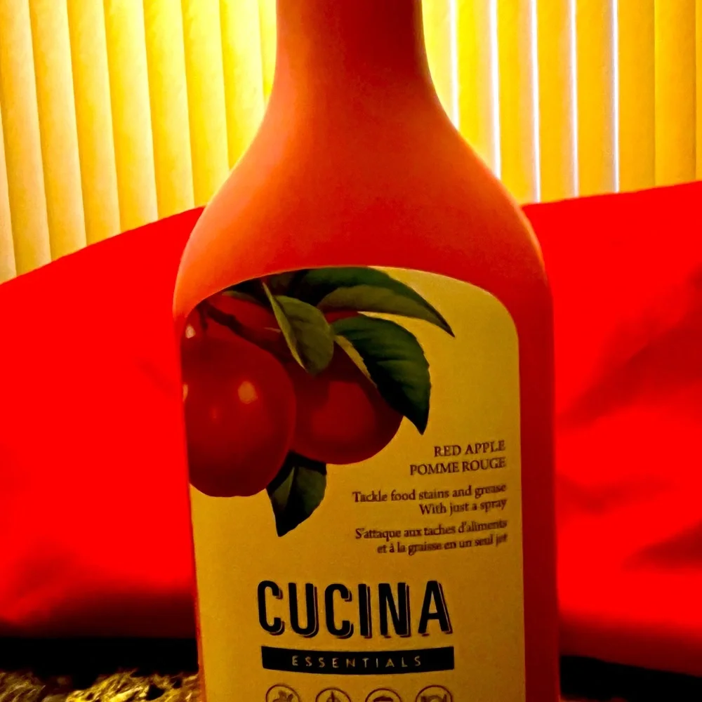 Cucina Dish Wash Spray Red Aople